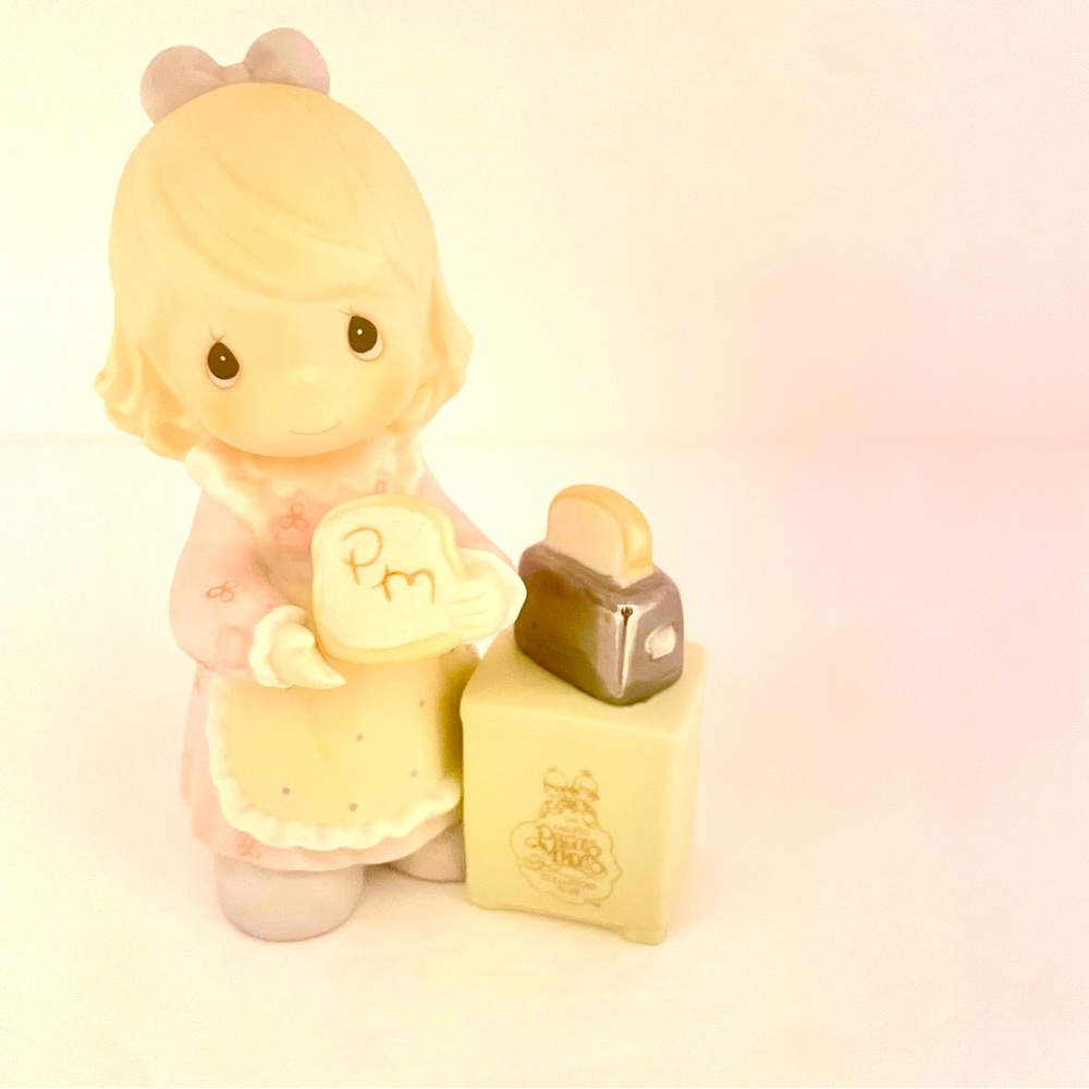Precious Moments Figurine A Special Toast to Precious Moments
